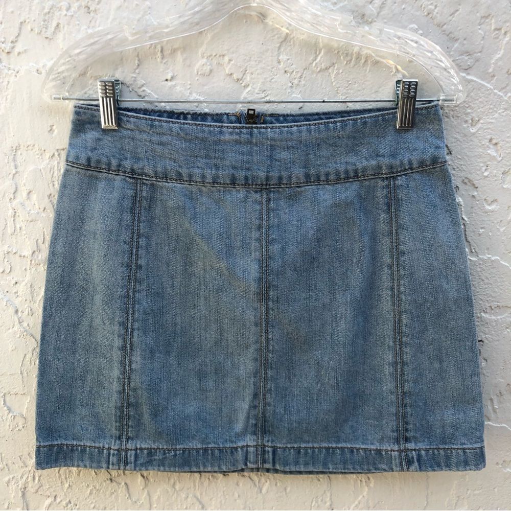 FREE PEOPLE Zip To It Denim Mini Skirt Size 4 Boho Festival Y2K‎